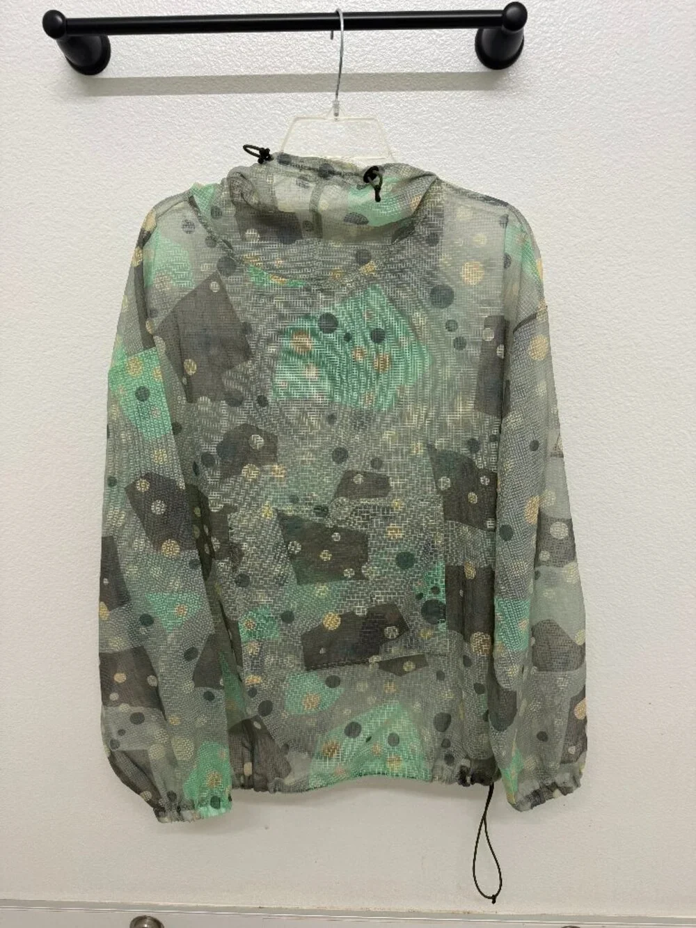 Lightweight Camo Print Windbreaker Jacket with Hood & Mesh Lining